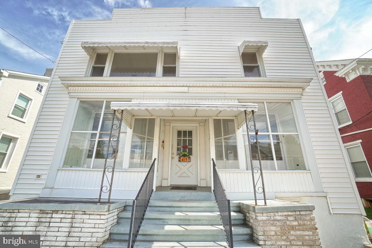 419 Main St