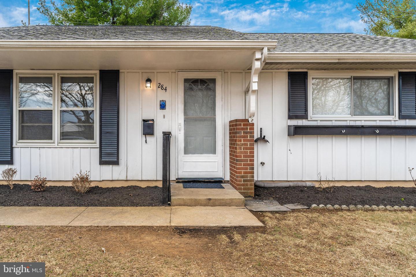 284 Pinoak Dr