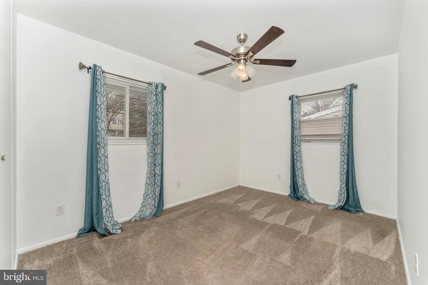 284 Pinoak Dr