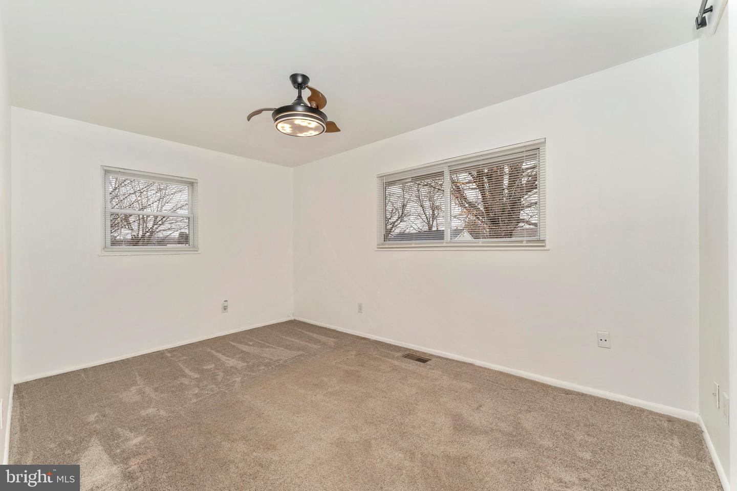 284 Pinoak Dr