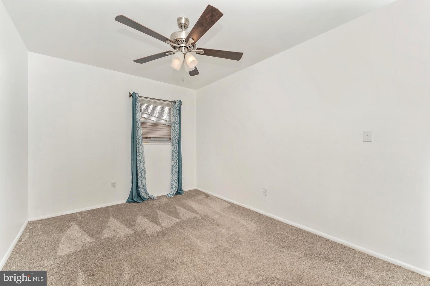284 Pinoak Dr