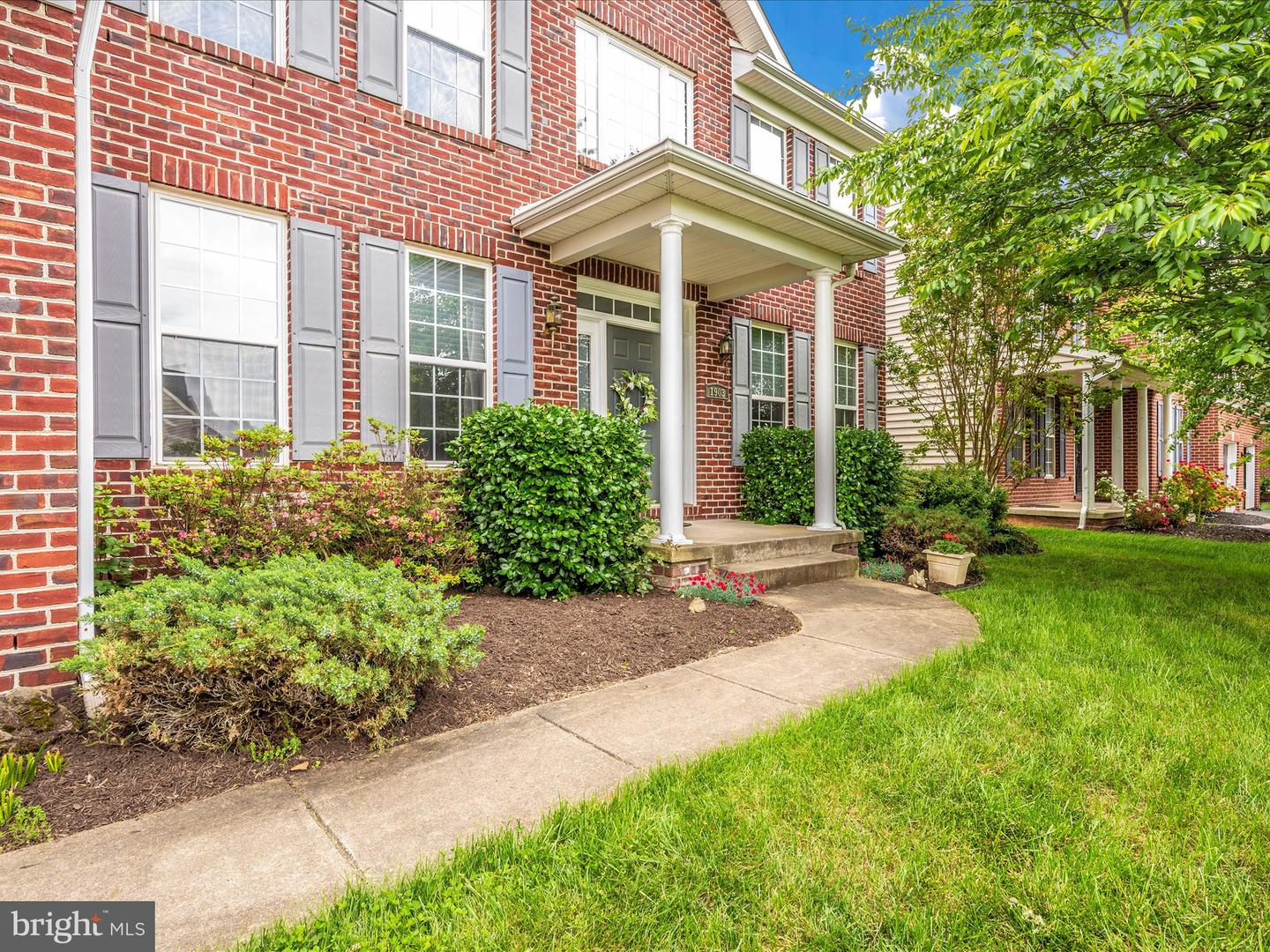 1903 Moran Dr
