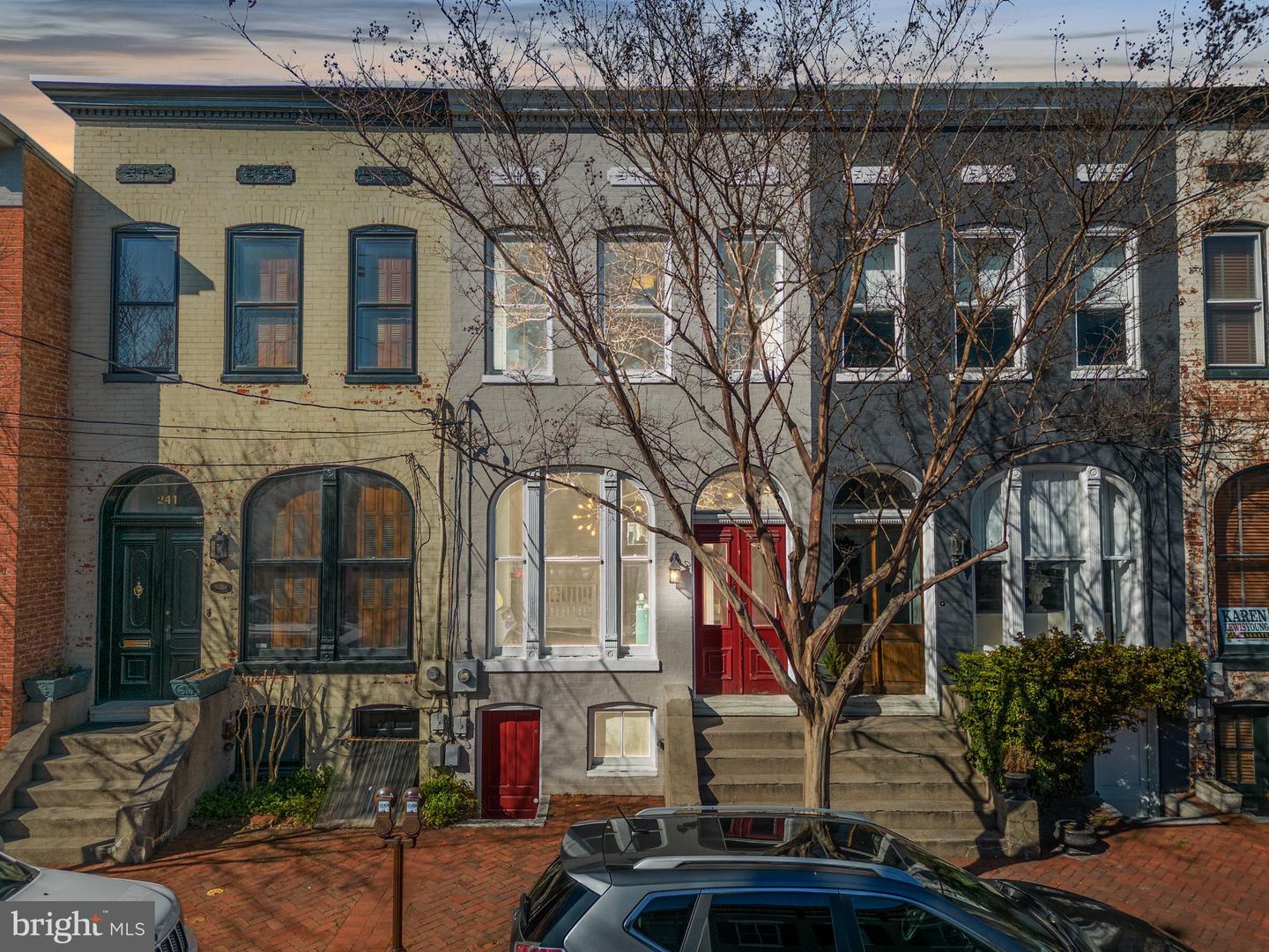 243 E Church St