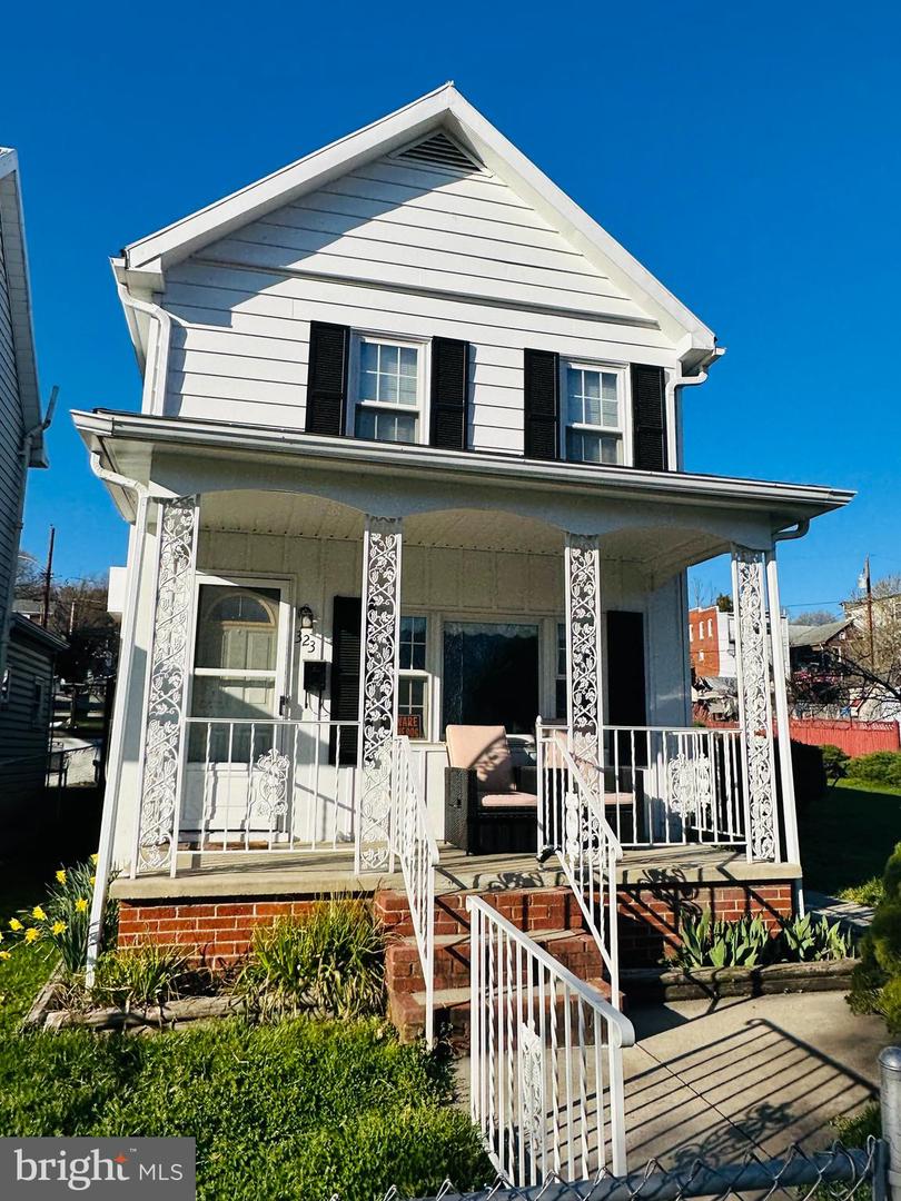 323 Walnut St