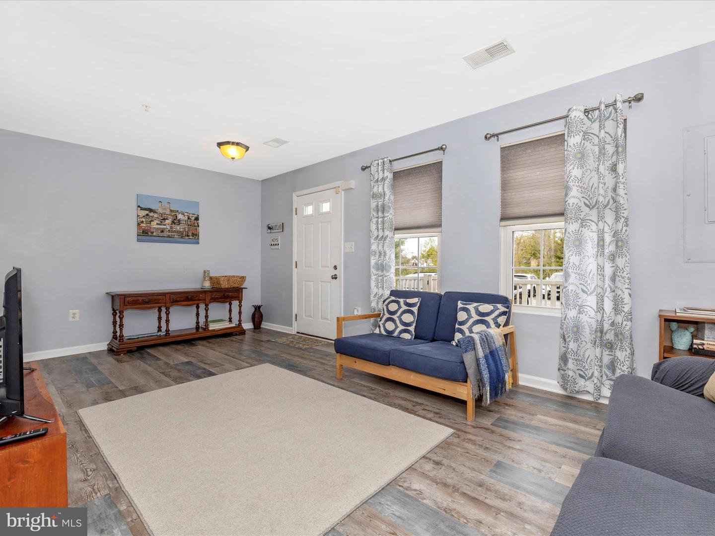 118 N Altamont Ave
