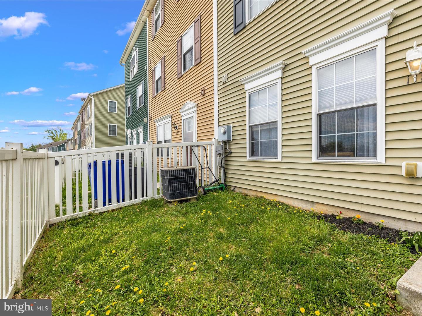 118 N Altamont Ave