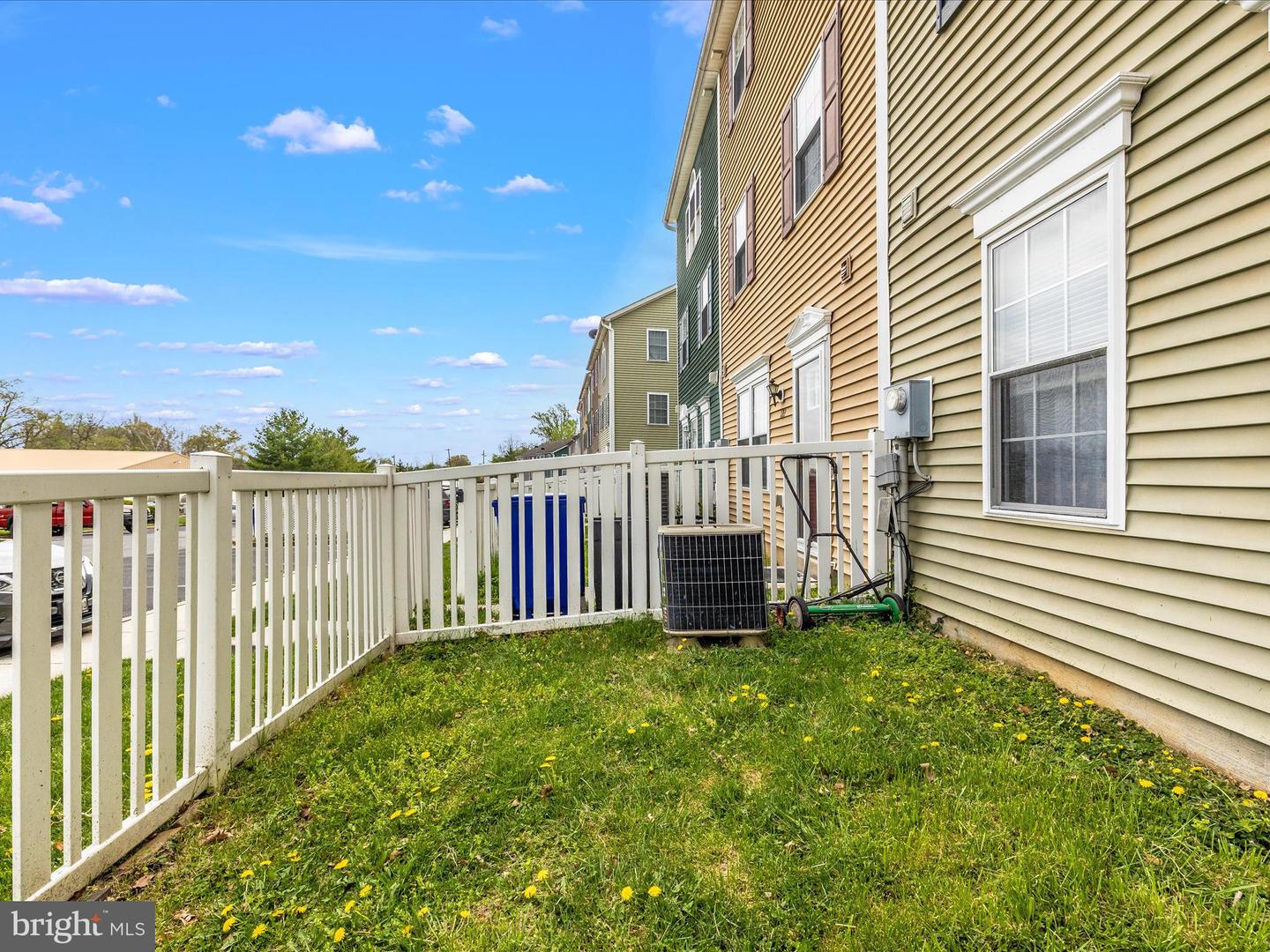 118 N Altamont Ave