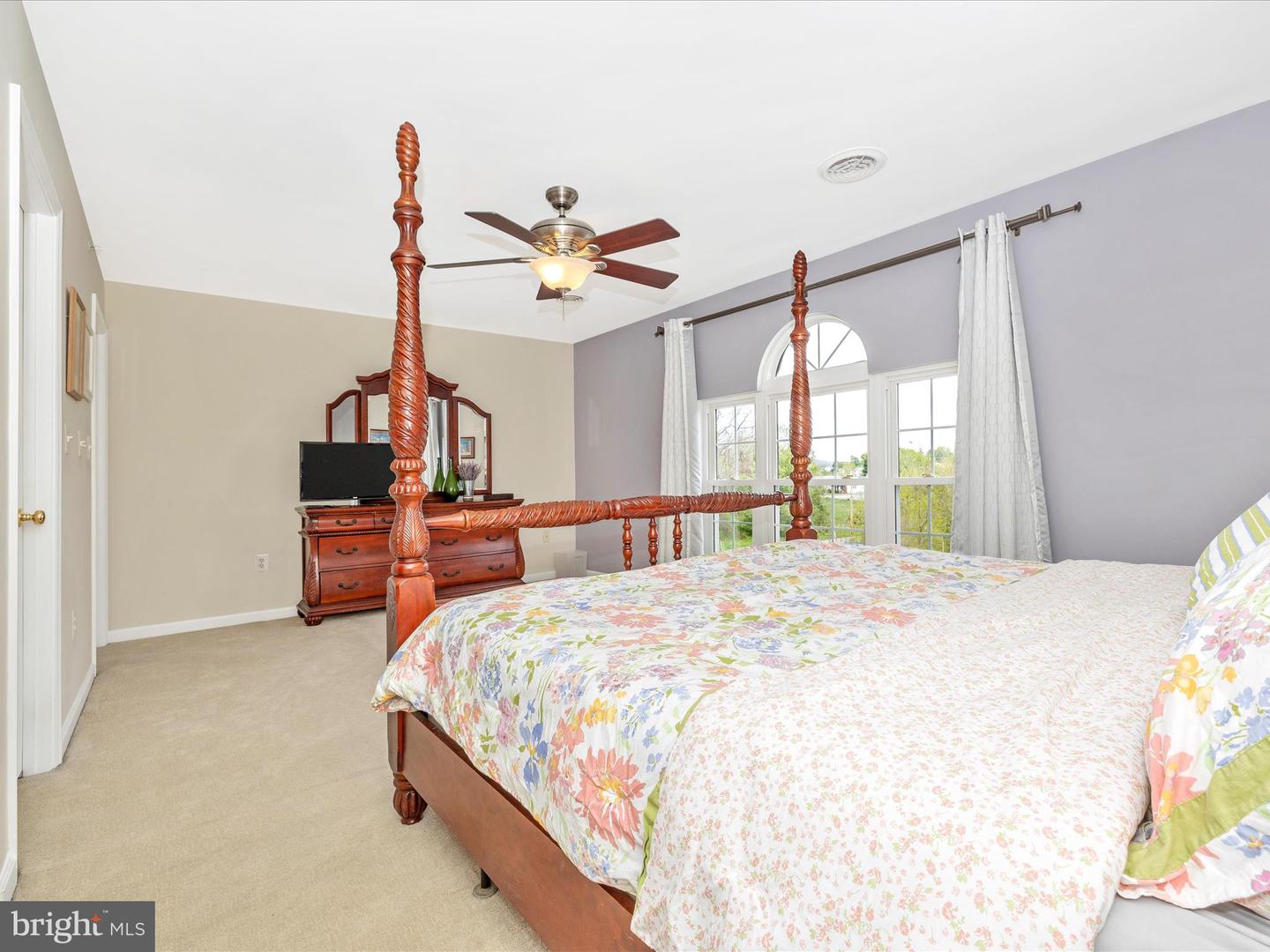 118 N Altamont Ave