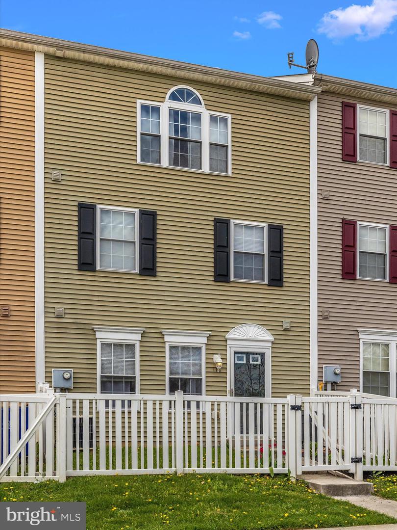 118 N Altamont Ave