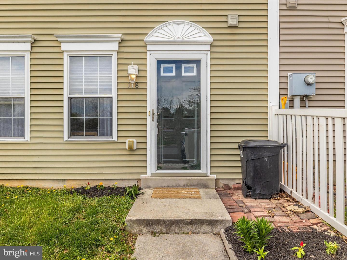 118 N Altamont Ave