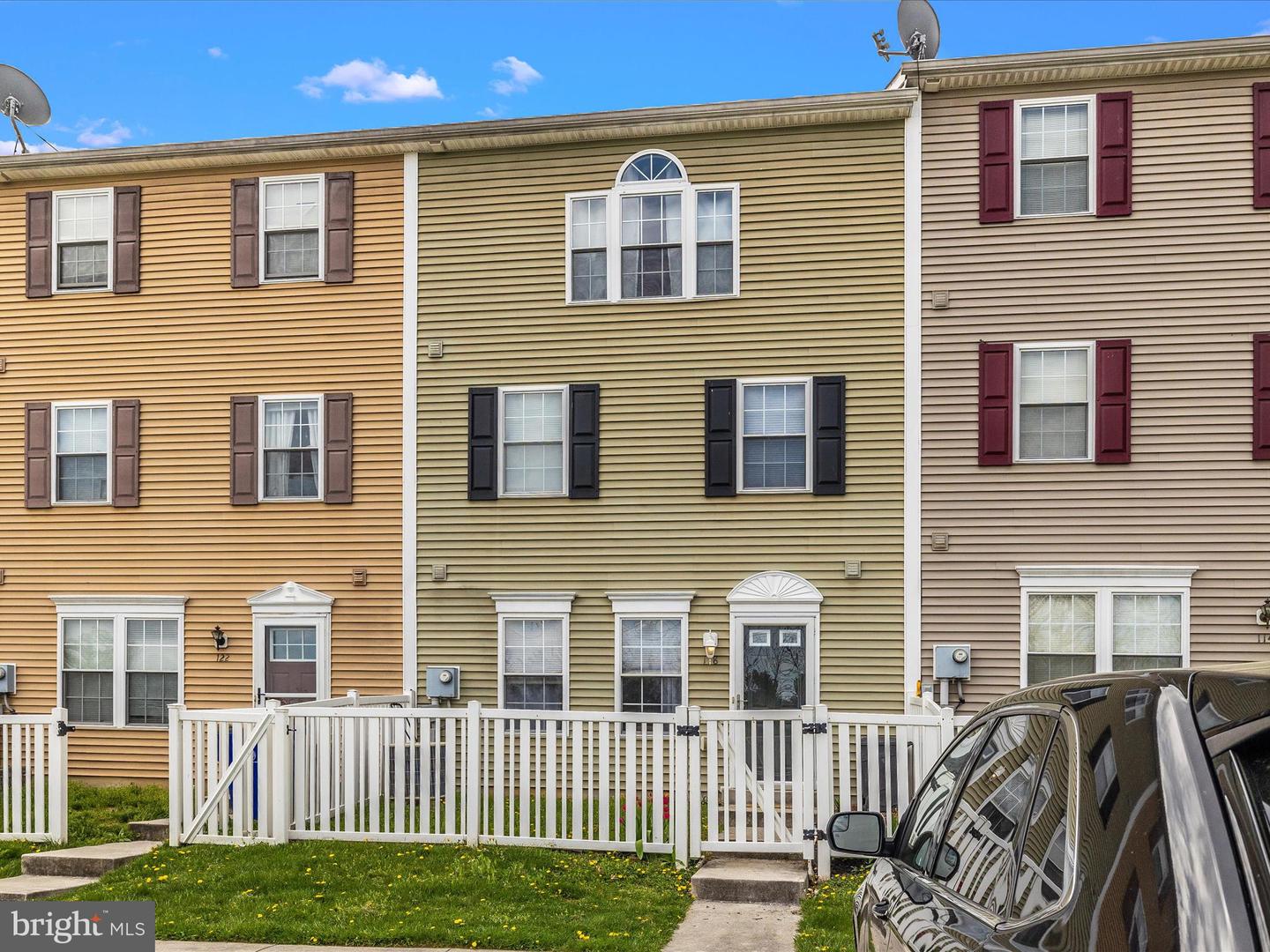 118 N Altamont Ave