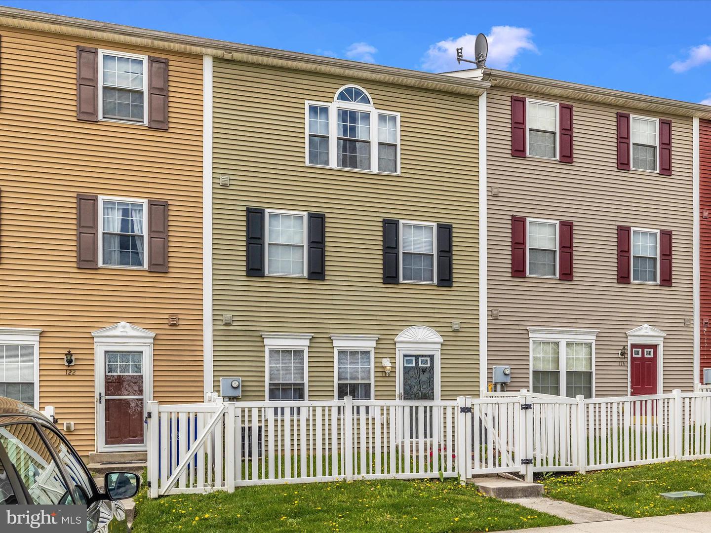 118 N Altamont Ave