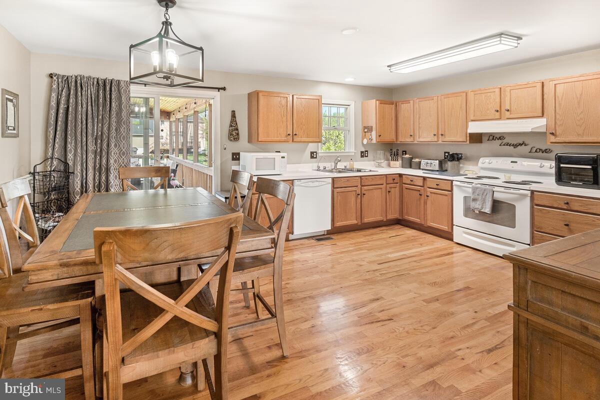 23 Stoney Park Way