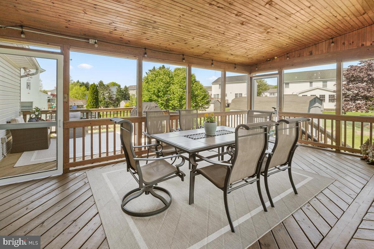 23 Stoney Park Way