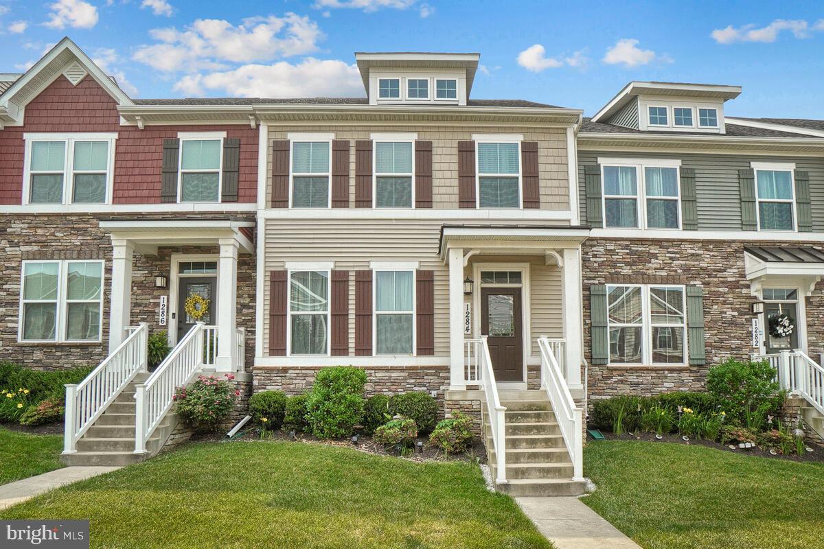 1284 Village Green Way