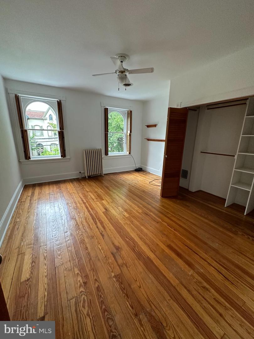 122 E Third St