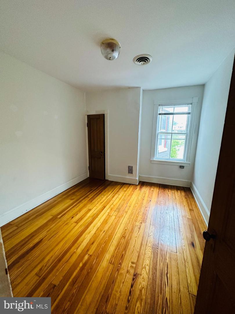 122 E Third St