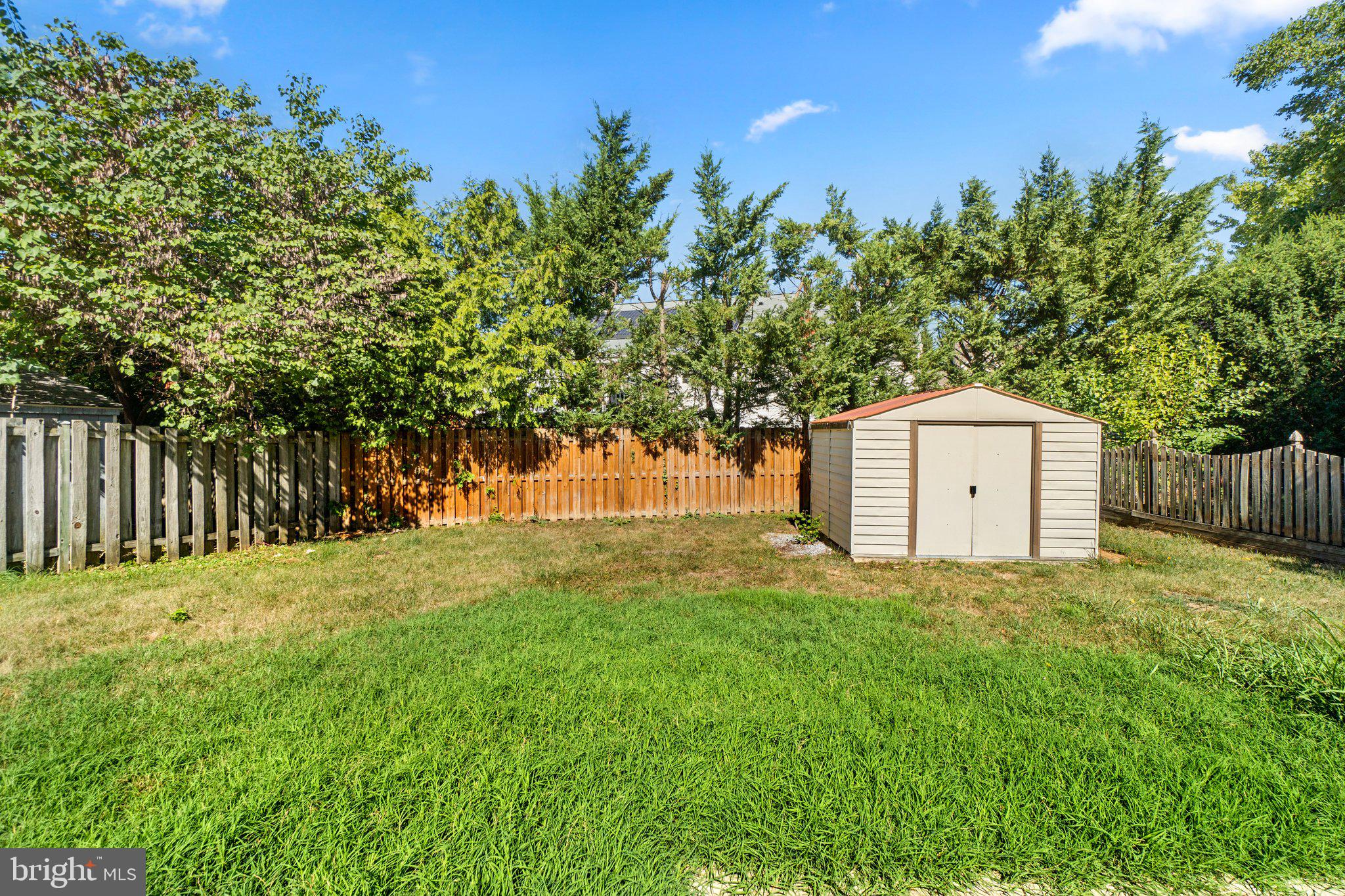 215 Bishops Glen Dr