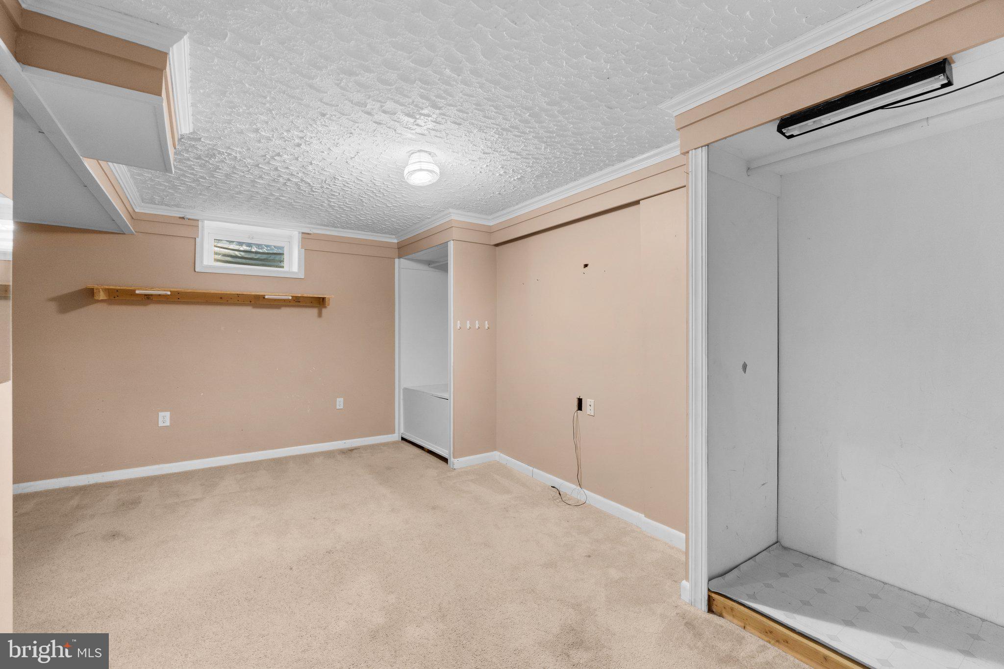 215 Bishops Glen Dr
