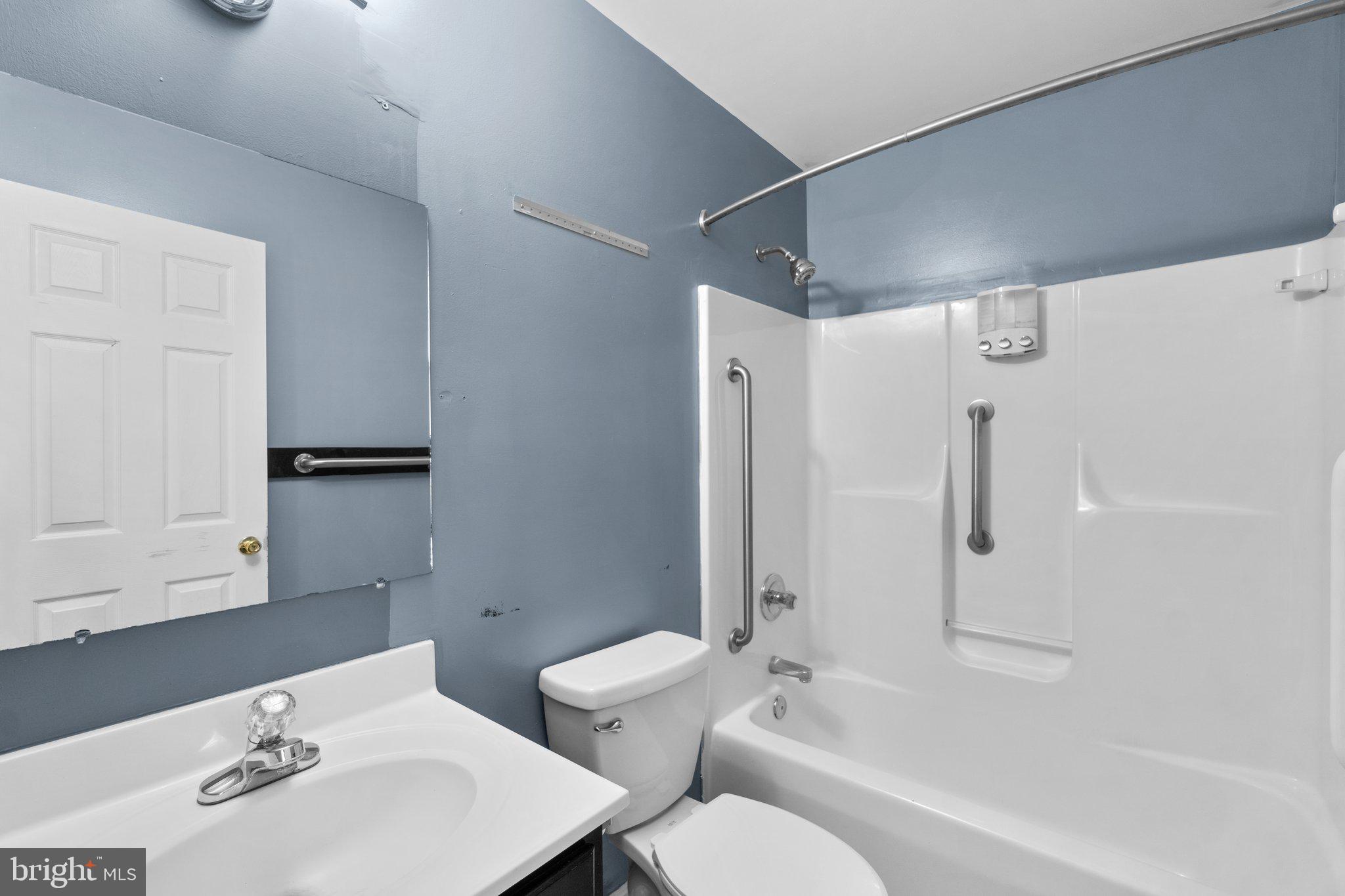 215 Bishops Glen Dr