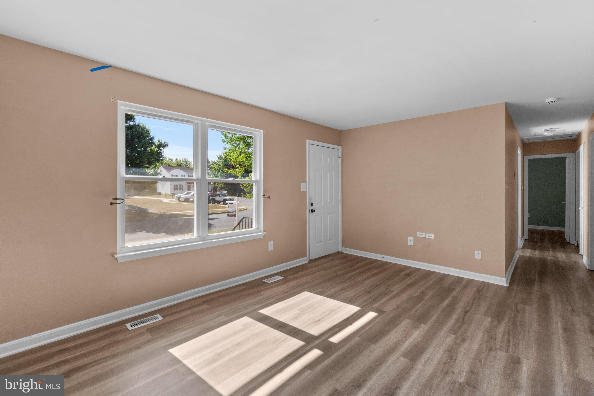 215 Bishops Glen Dr