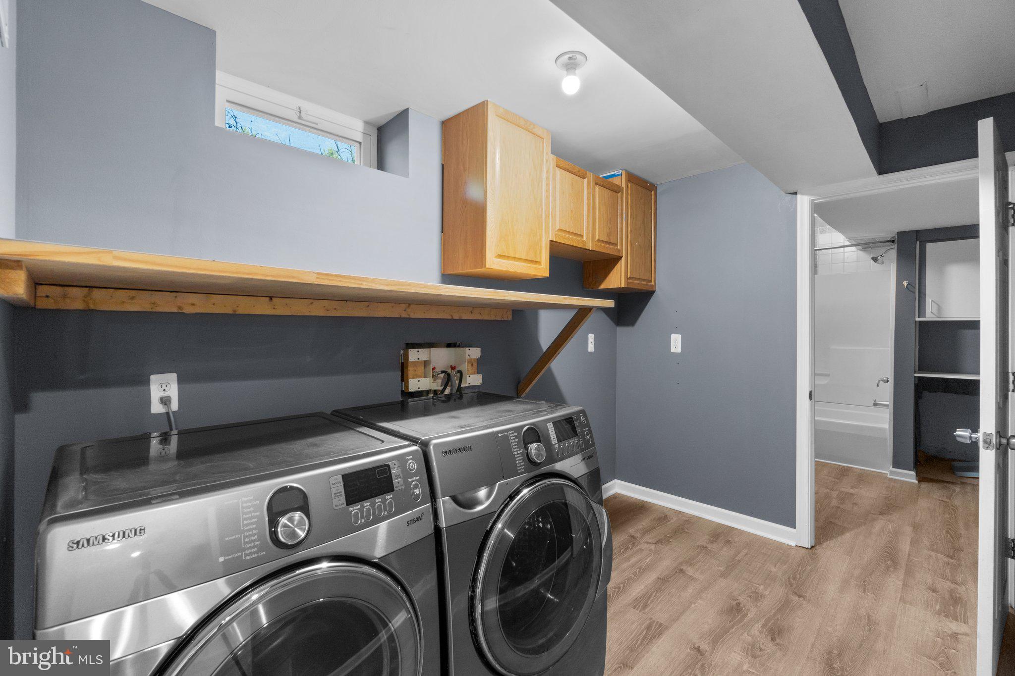 215 Bishops Glen Dr