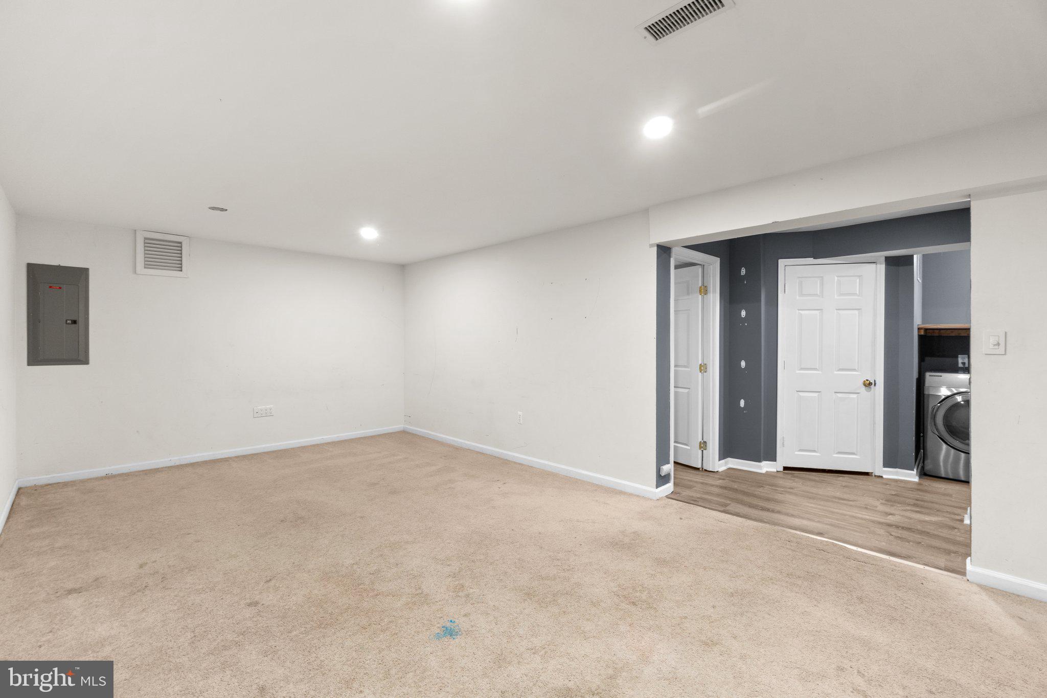 215 Bishops Glen Dr