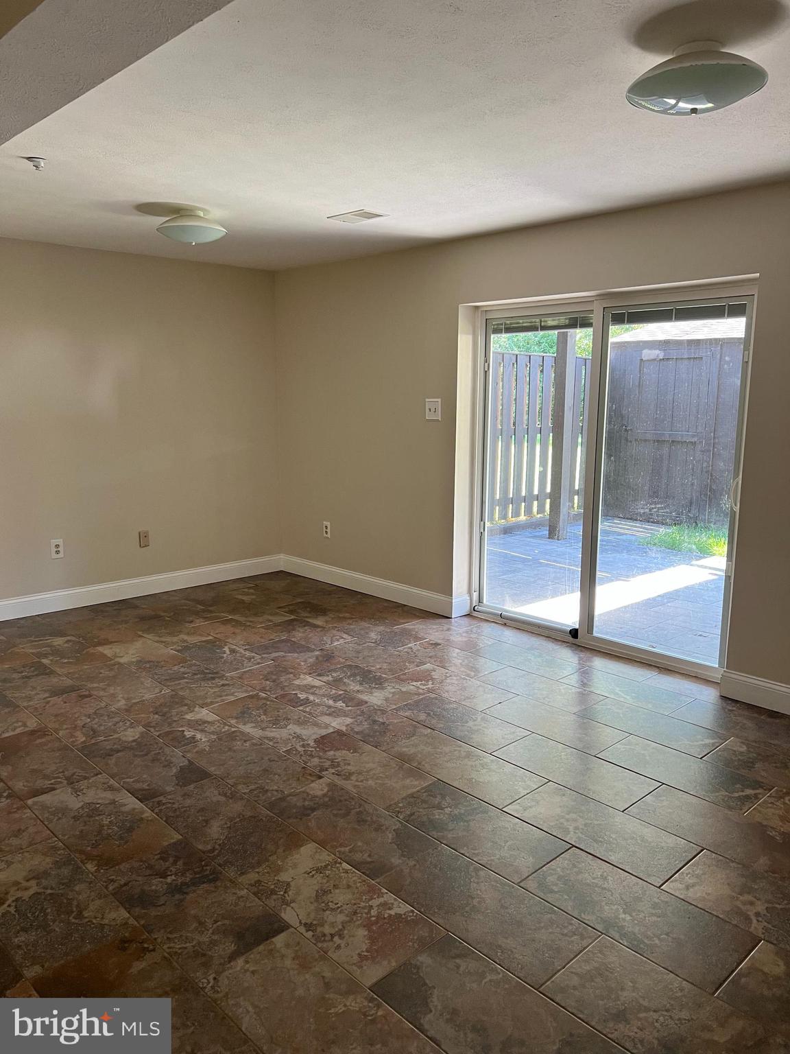 5602 Queen Anne Ct
