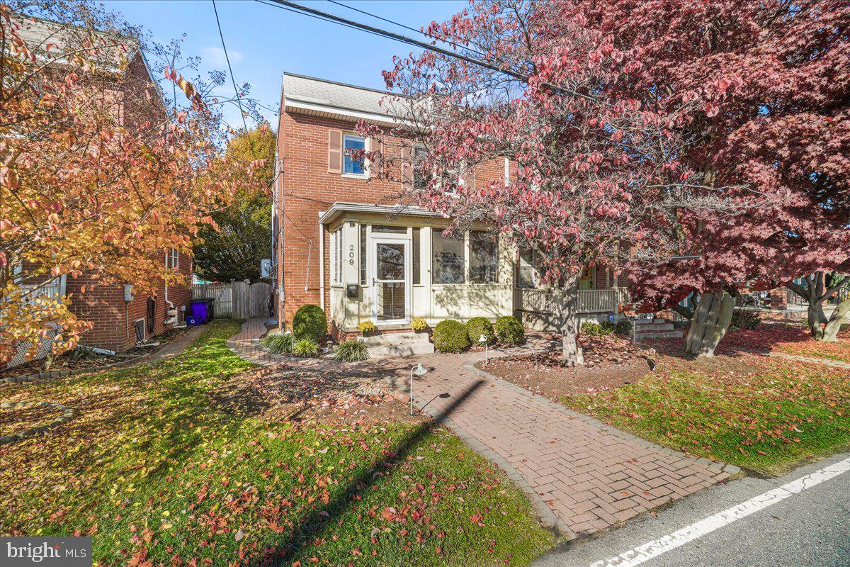 209 Monroe Ave