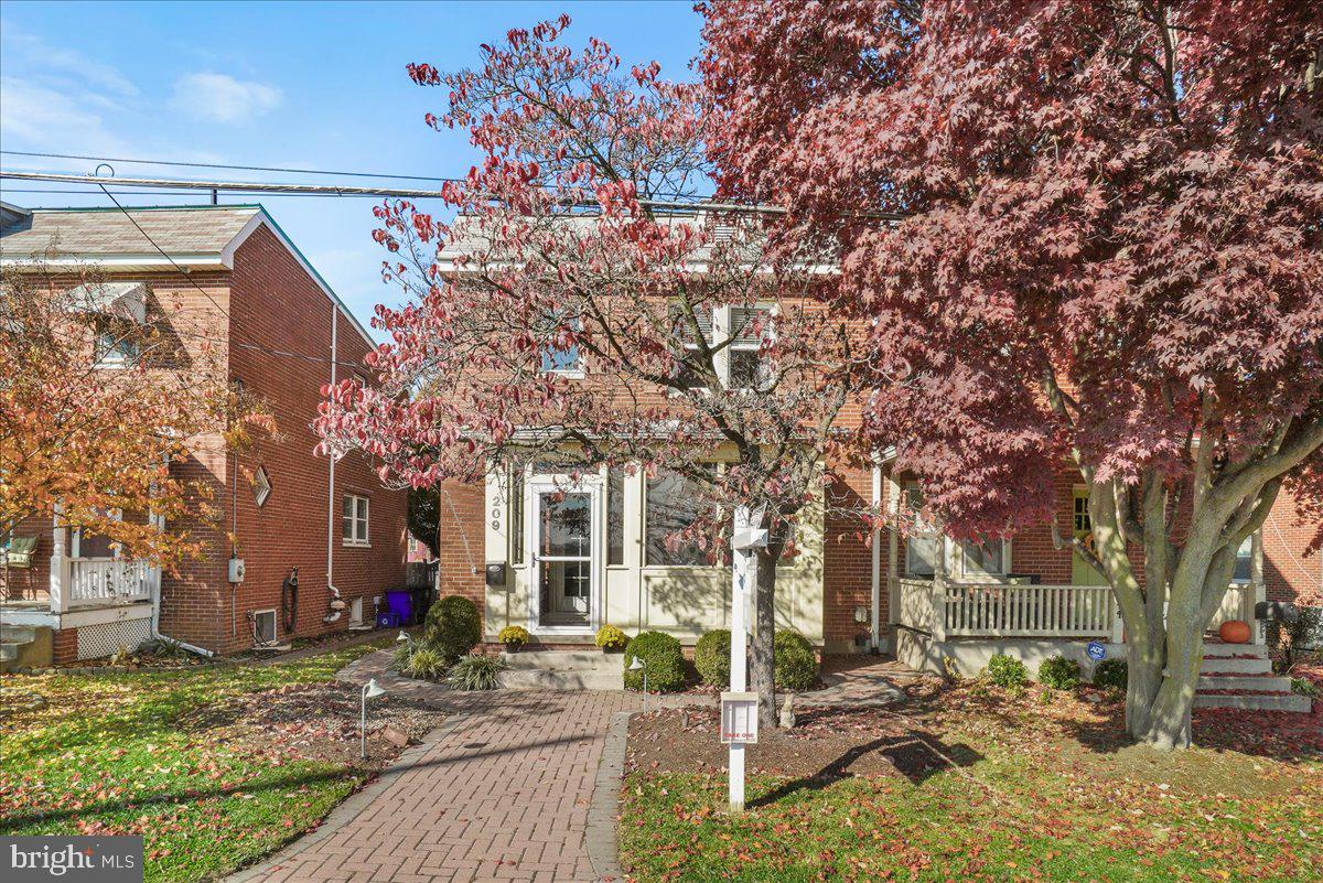 209 Monroe Ave