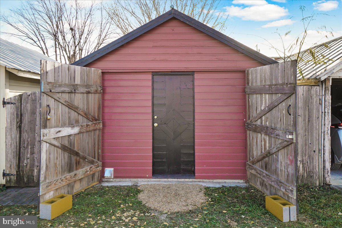 209 Monroe Ave