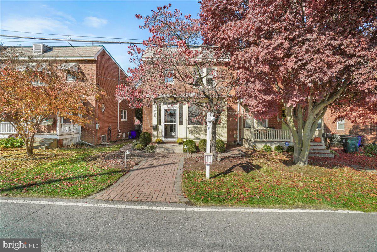 209 Monroe Ave