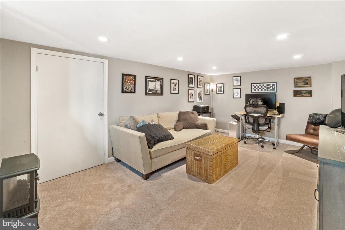 209 Monroe Ave