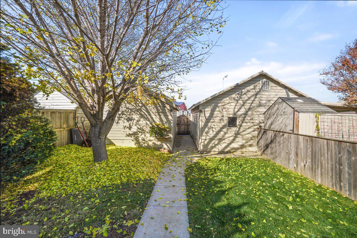 209 Monroe Ave