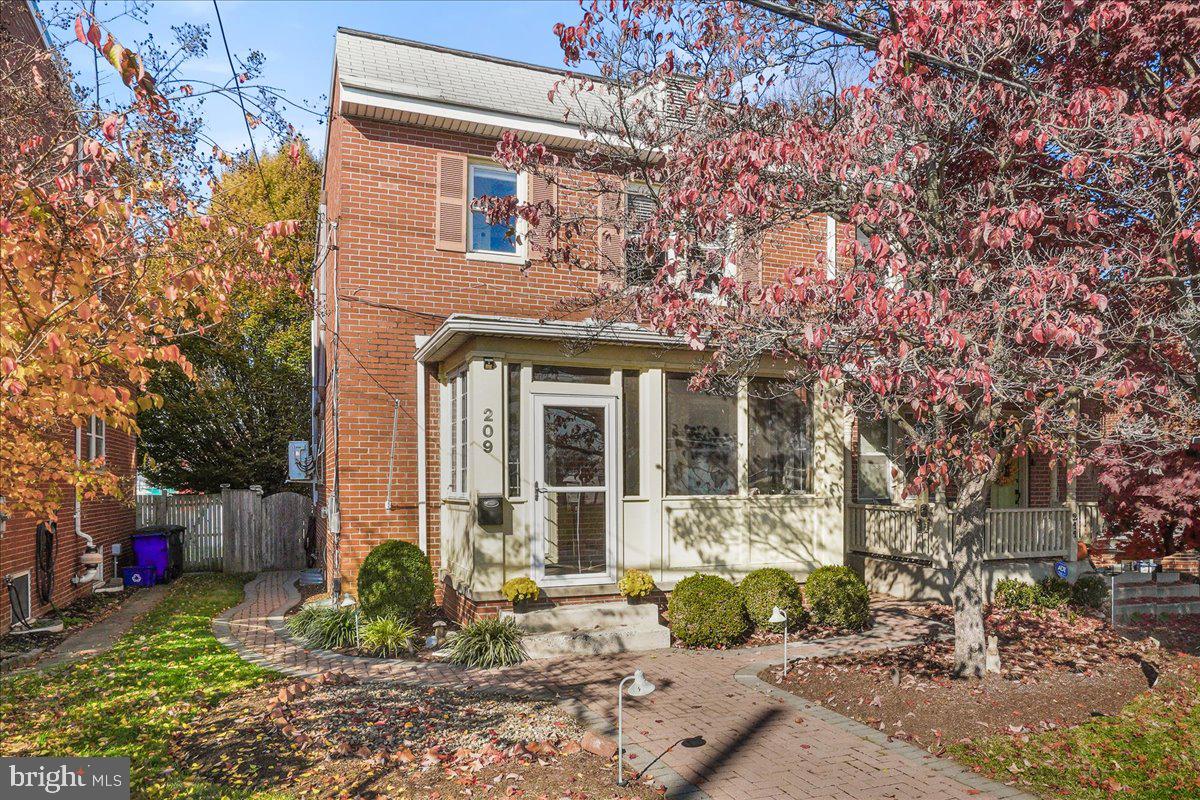 209 Monroe Ave