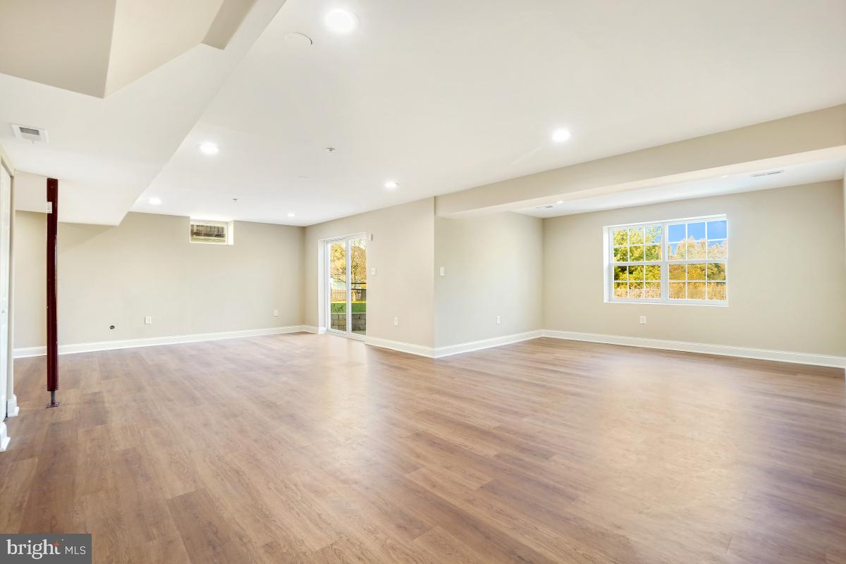 125 Sunlight Ct