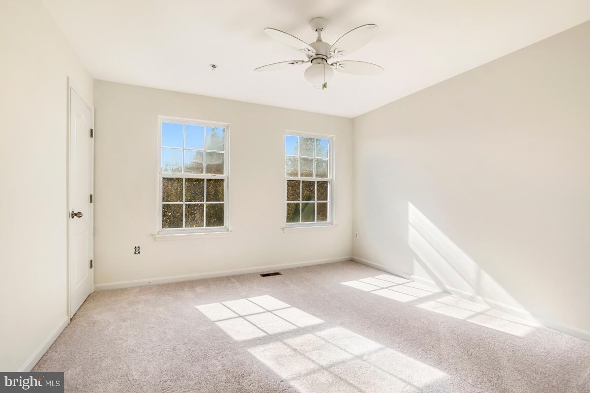 125 Sunlight Ct