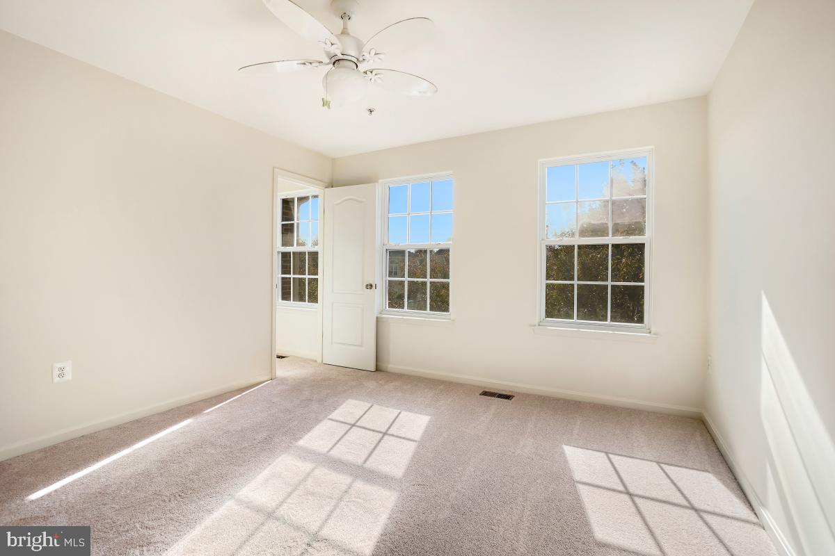 125 Sunlight Ct