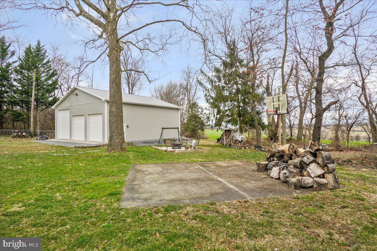10892 Boyer Ave