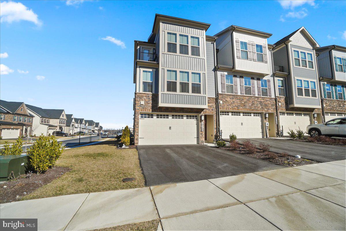 10100 Bluegill Street