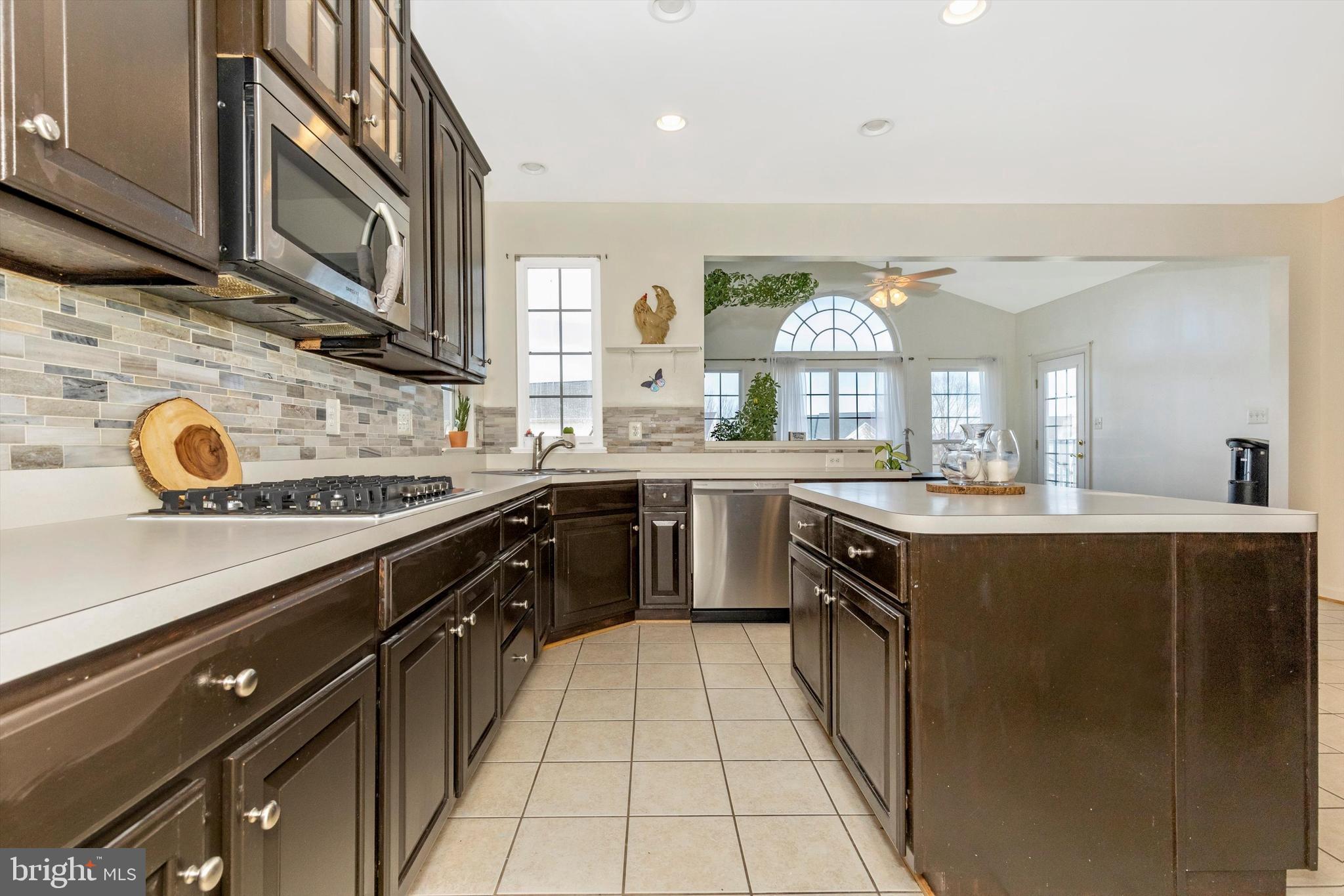 112 Galyn Dr