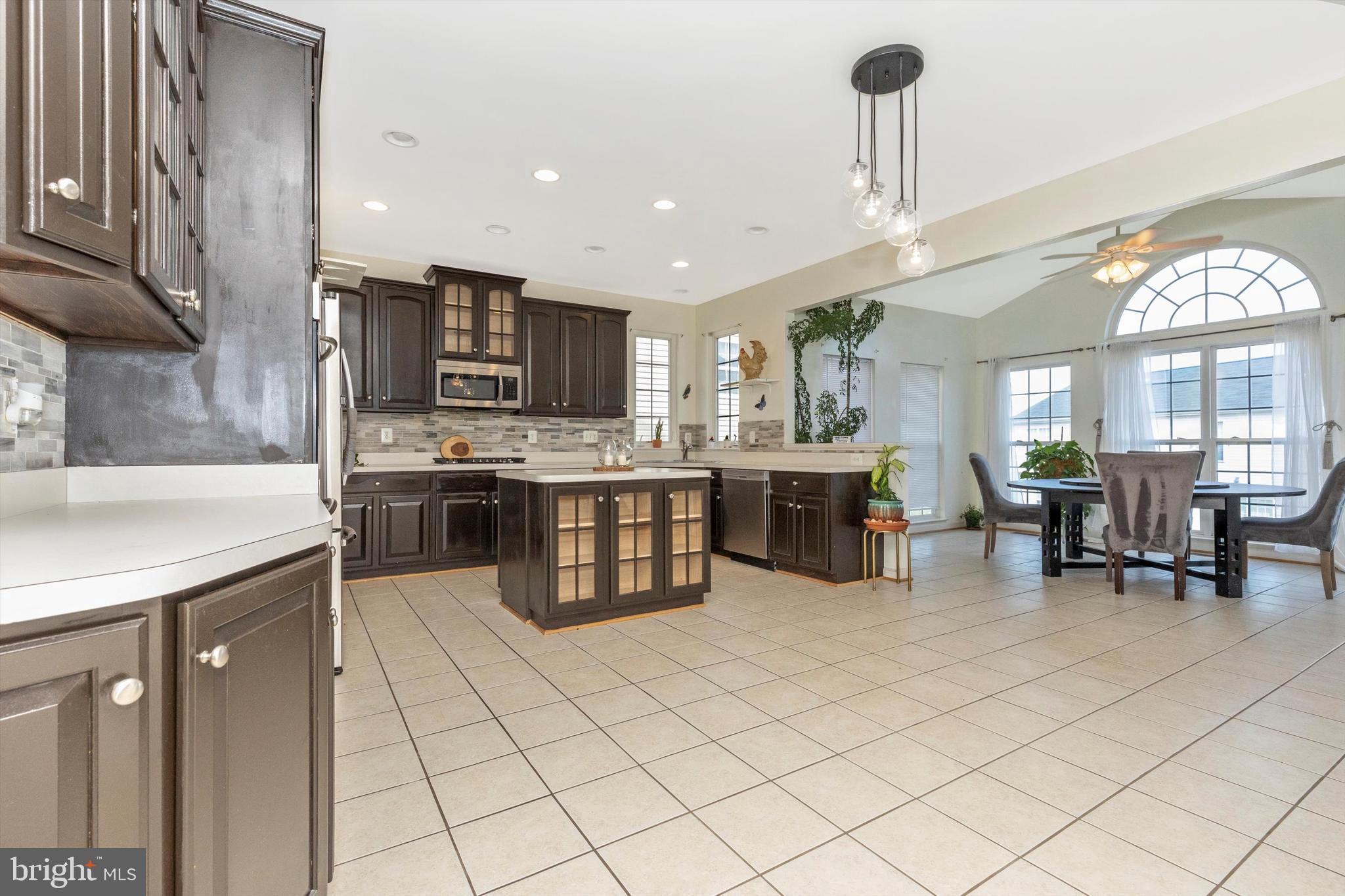 112 Galyn Dr