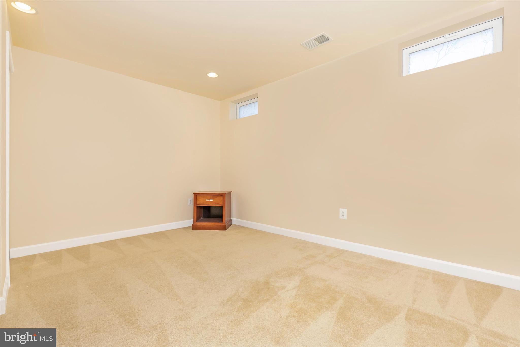 112 Galyn Dr