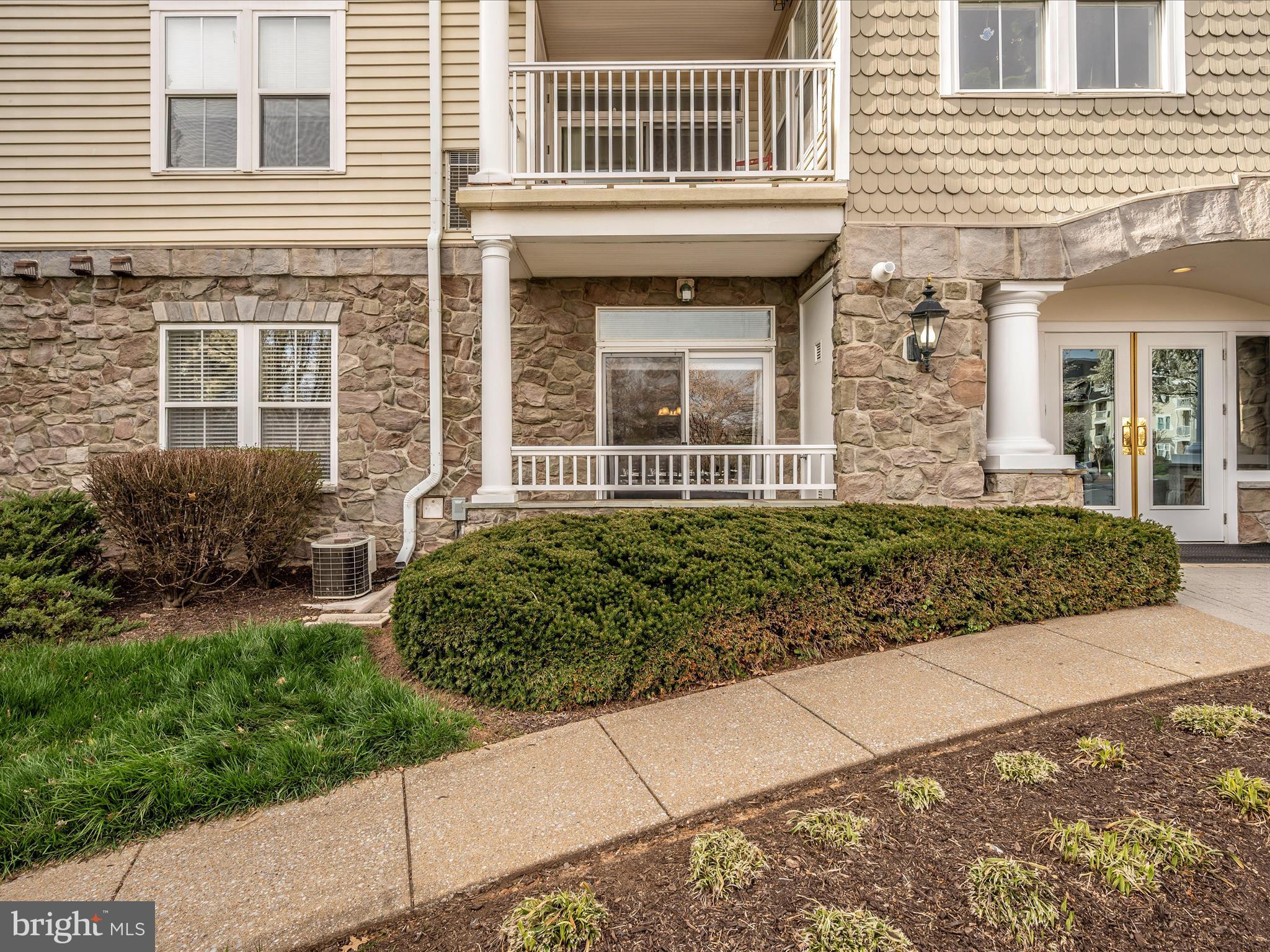 2520 Waterside Dr #101