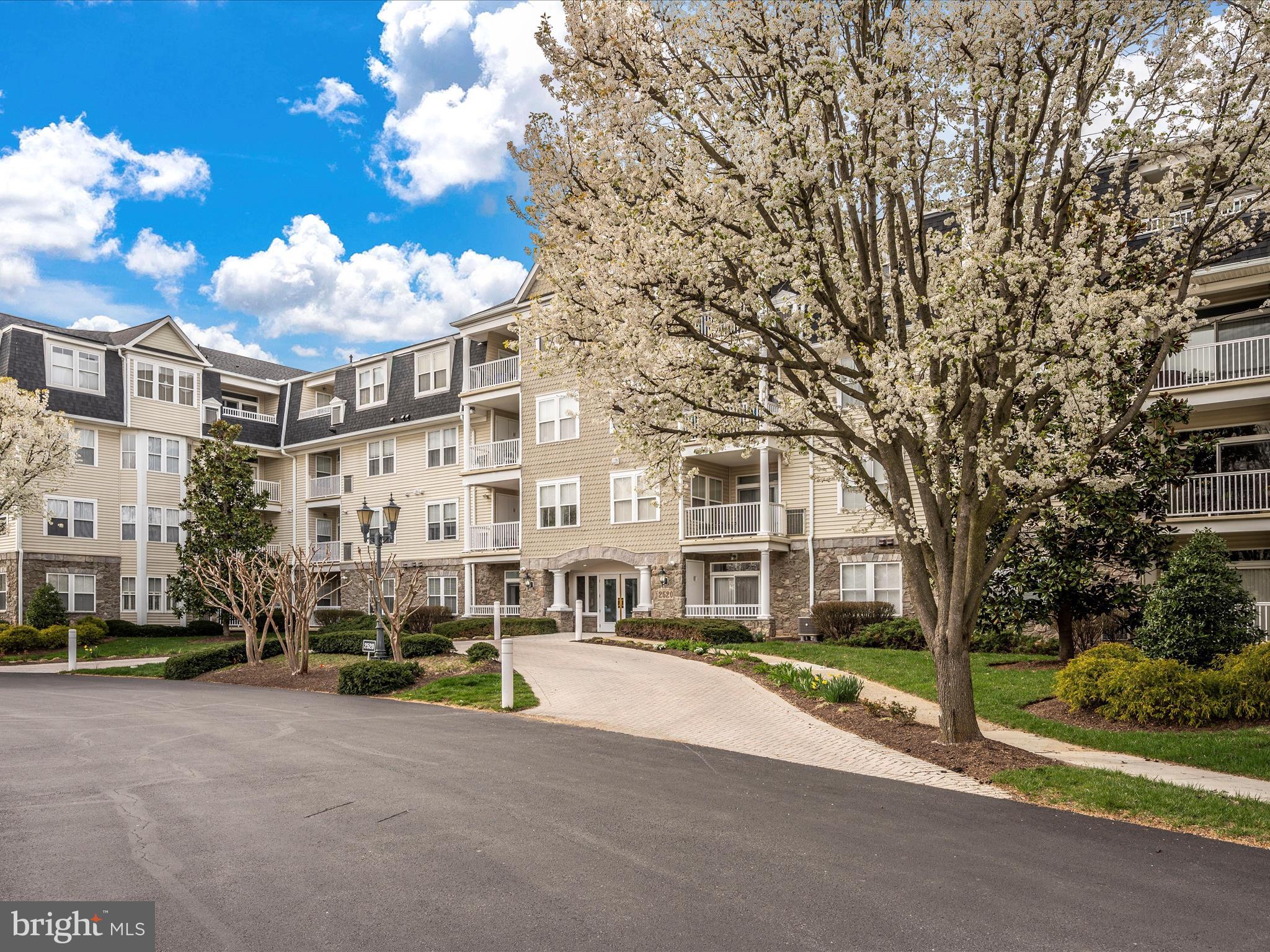 2520 Waterside Dr #101