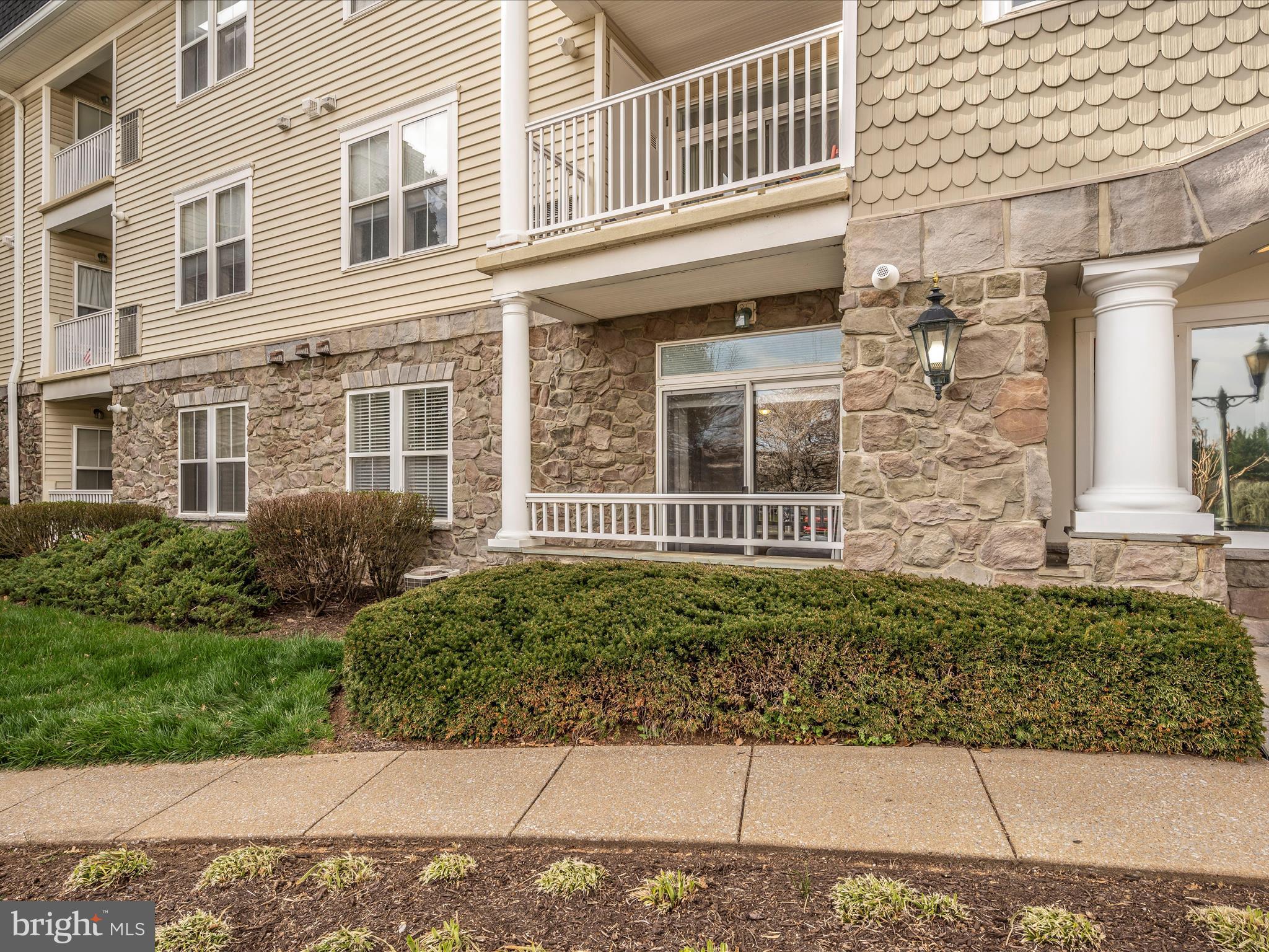 2520 Waterside Dr #101