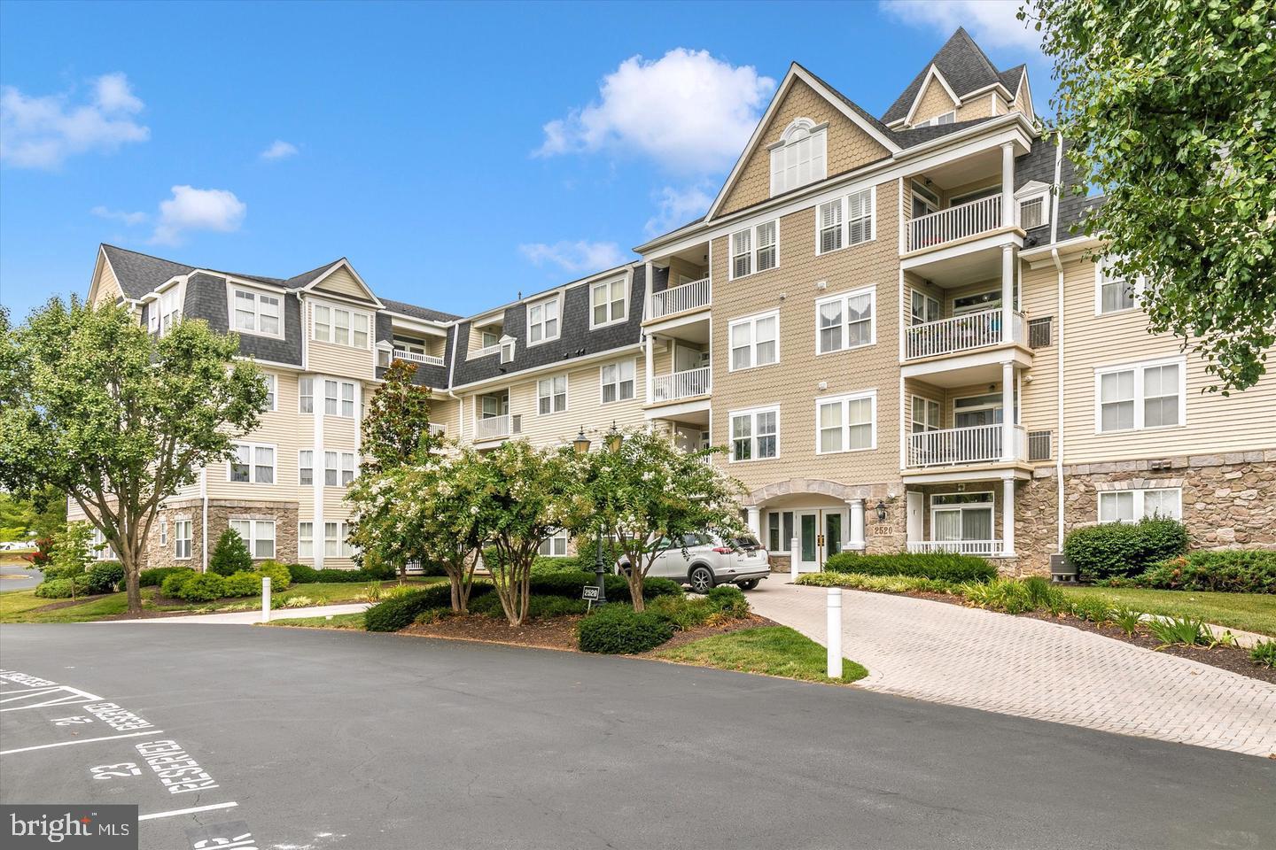 2520 Waterside Dr #101