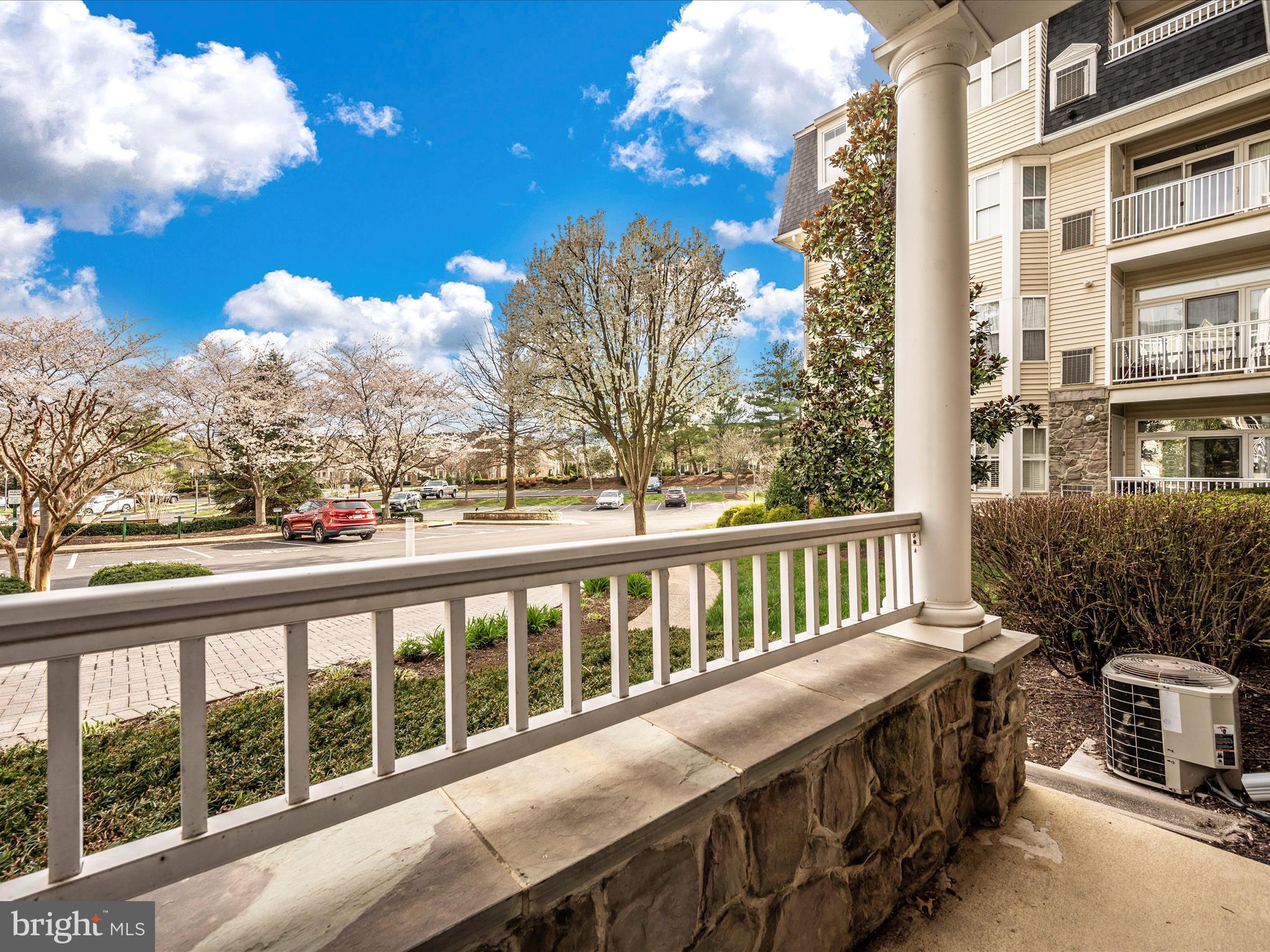 2520 Waterside Dr #101