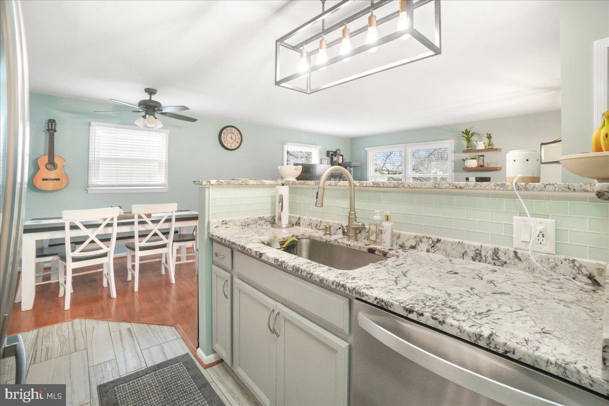 1610 Gibbons Rd