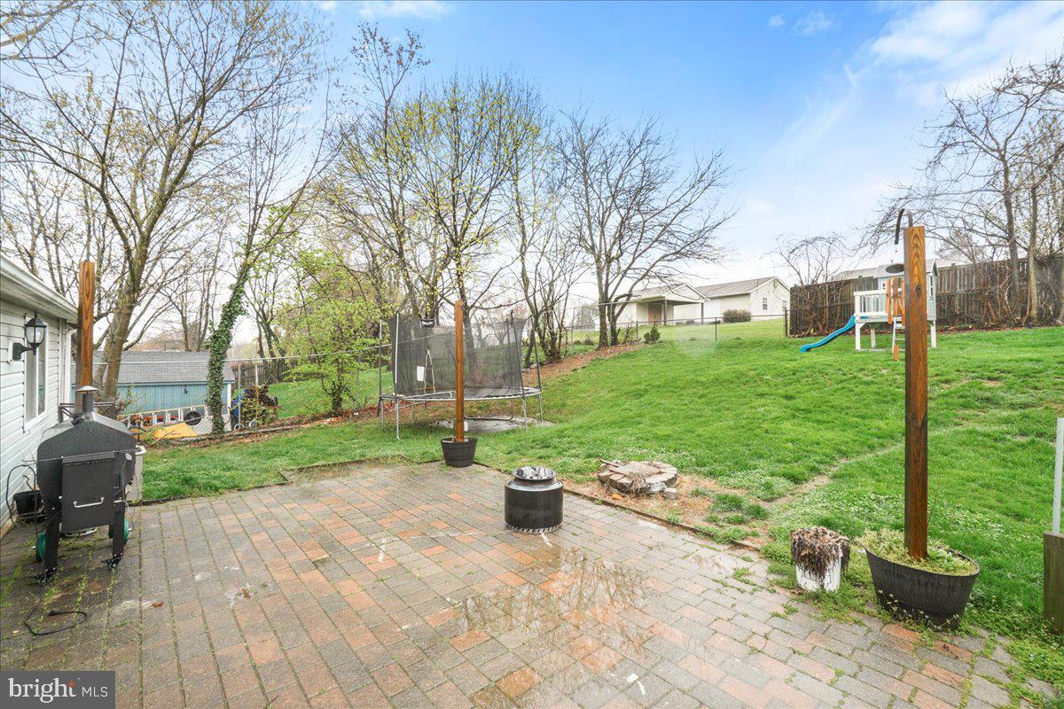 1610 Gibbons Rd